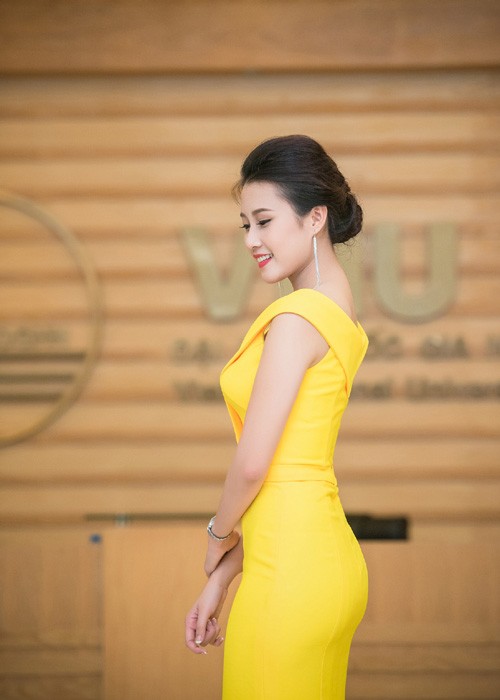 Top 5 HHVN Thanh Tu xinh dep di lam giam khao-Hinh-9